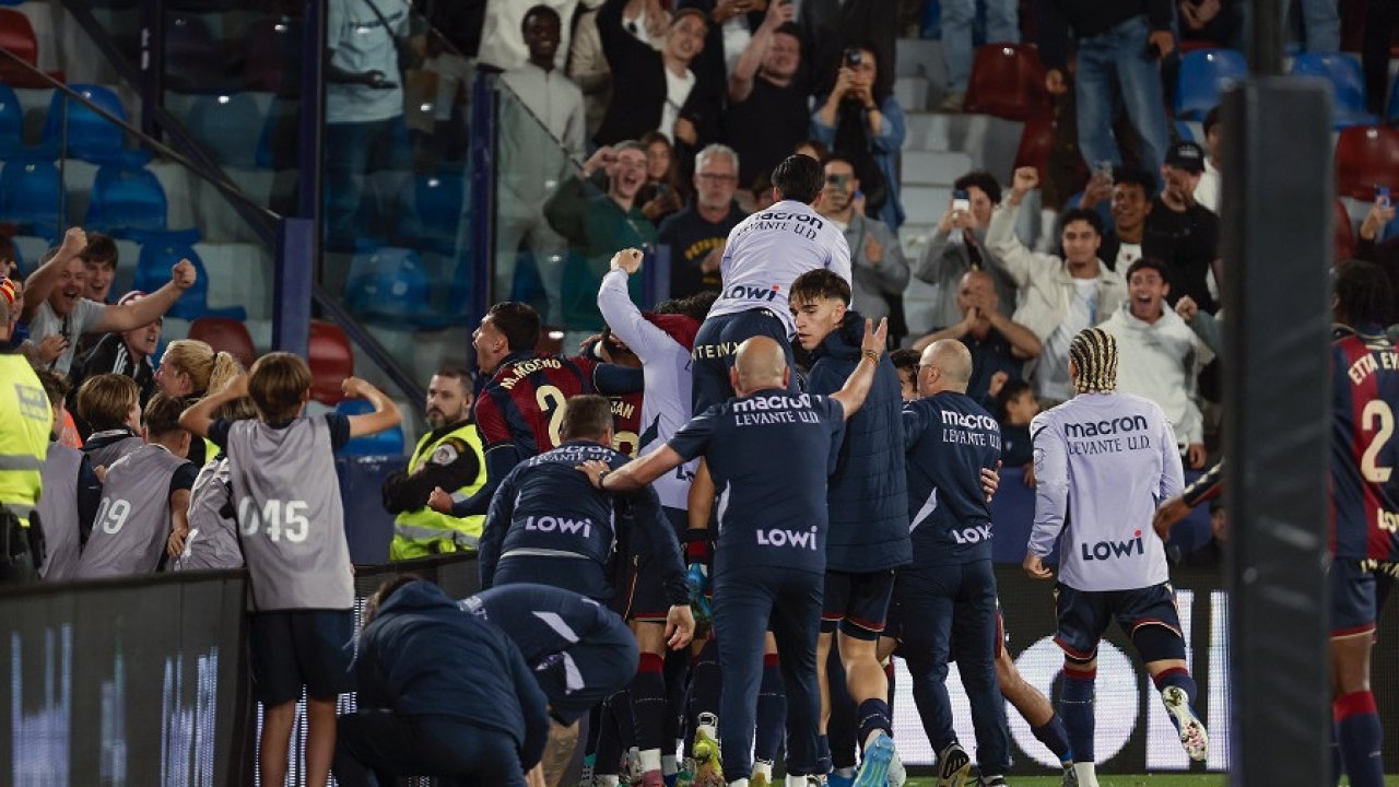 «Леванте» разгромил «Севилью», Райо солгал «Эспаньолу»