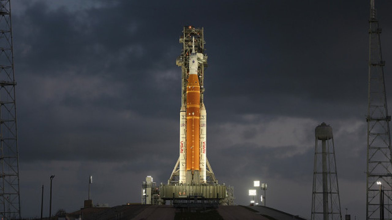 Миссия НАСА на Луну кладет конец традиционным космическим компаниям