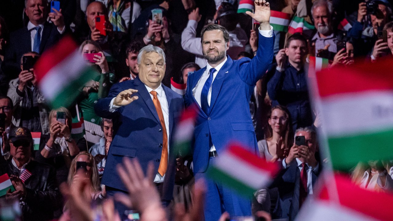 Трамп становится обузой для крайне правых в Европе после поражения Орбана
