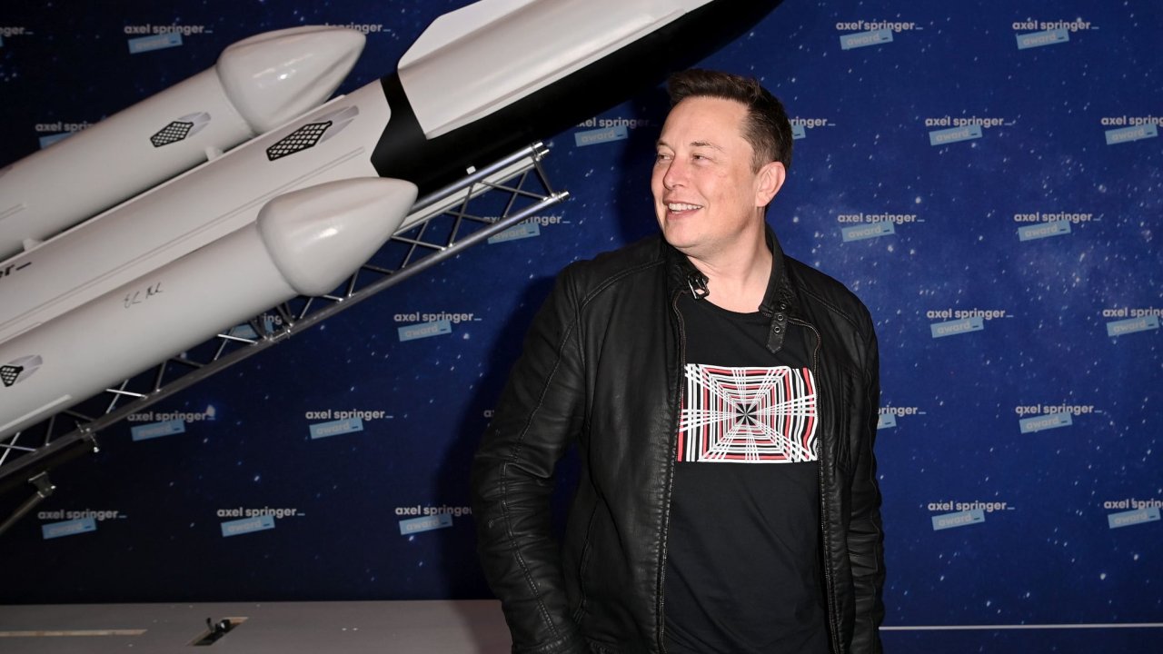 Вопрос на 2 триллиона долларов: сколько будет стоить SpaceX до IPO?