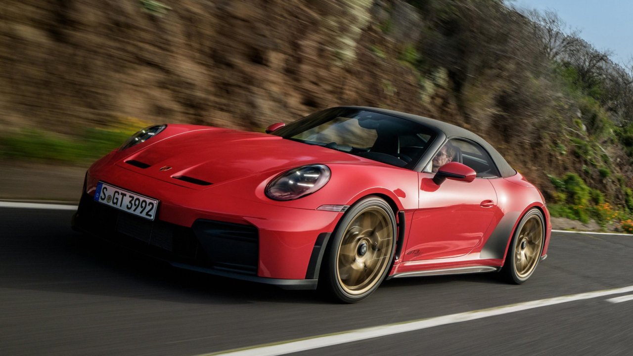 Porsche показала свой самый мощный кабриолет с атмосферным двигателем