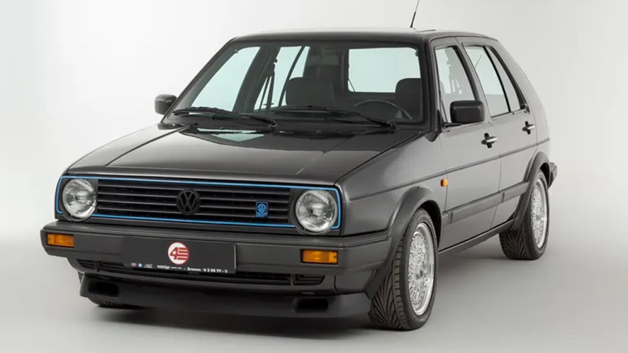 Этот Golf II до сих пор пугает суперкары
