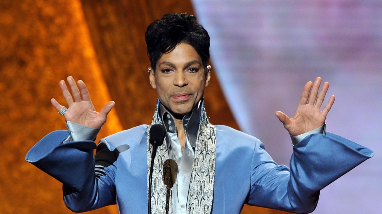 Шокирующие разоблачения о странном поведении Принса незадолго до его смерти