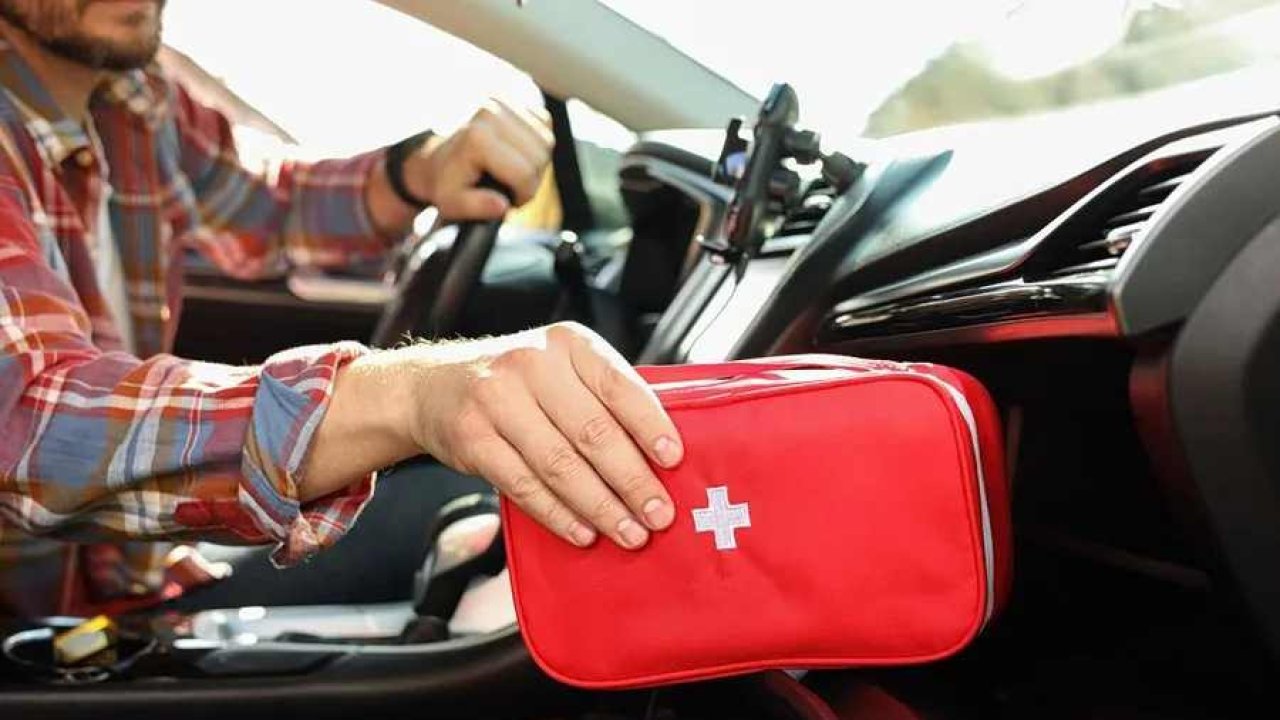 Греция с новыми требованиями к аптечкам в автомобилях