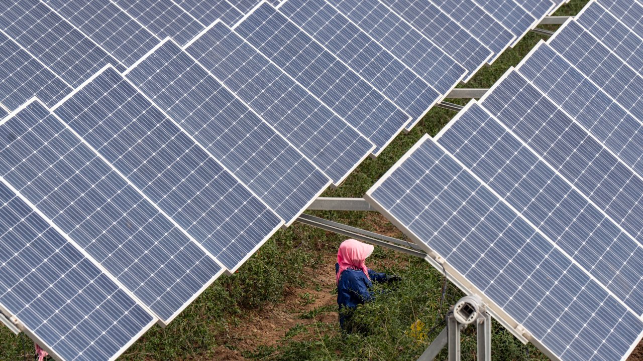 Китай тратит слишком много возобновляемой энергии из-за роста ограничений