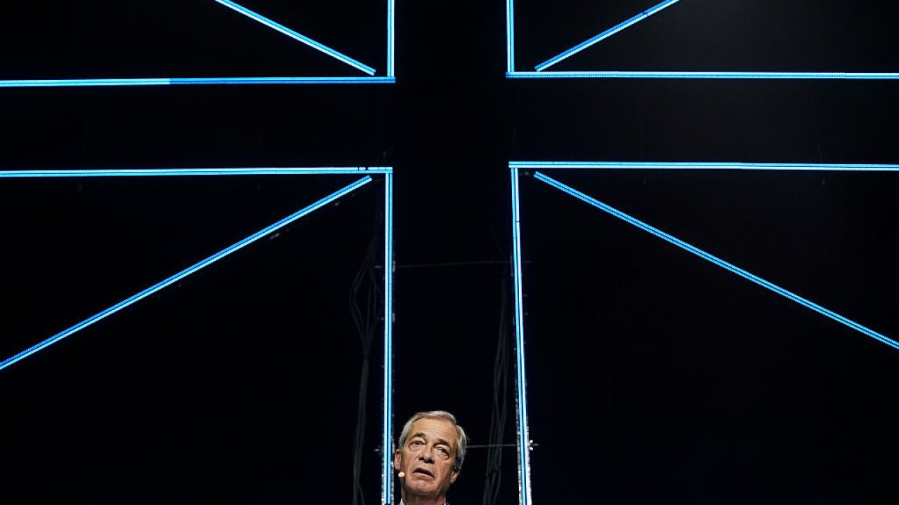 Копирование Фараджа и Полански — путь к политическому небытию