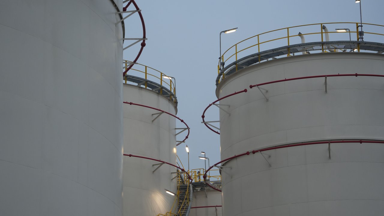 Ирак приглашает компании отгружать нефть после освобождения от транзита через Ормуз