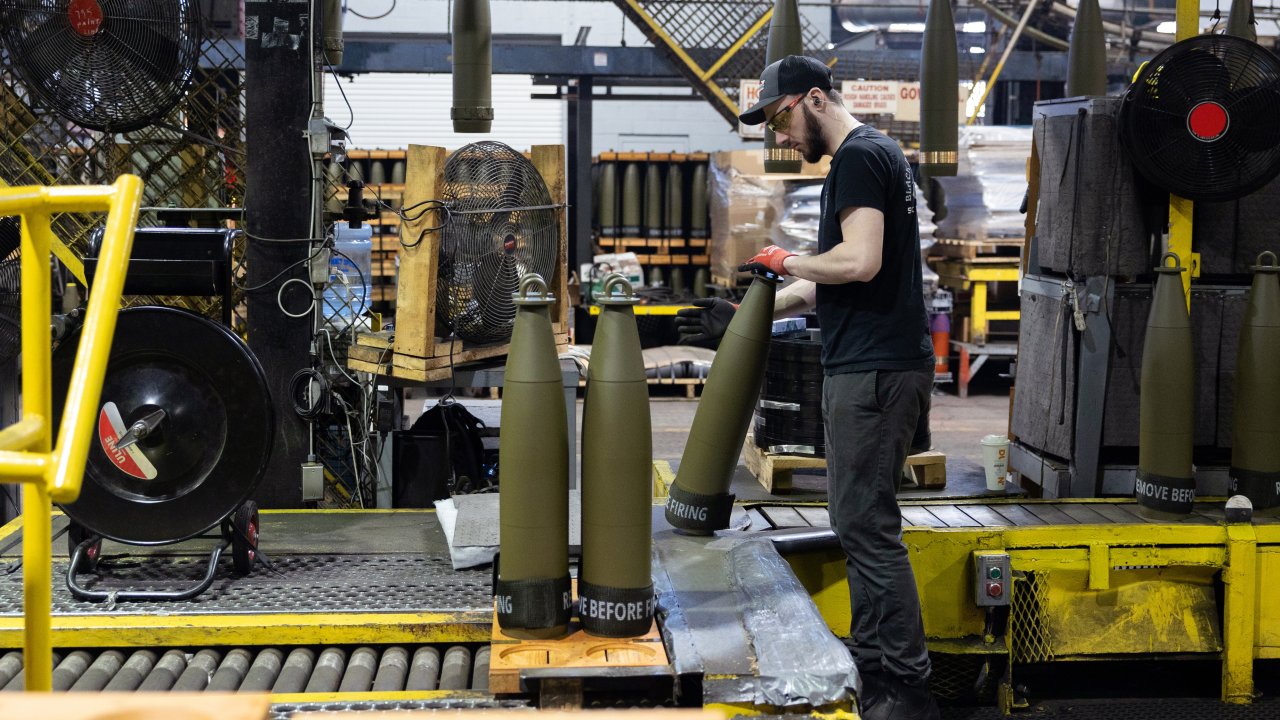 Германия переориентирует свою промышленность с автомобилей на оружие