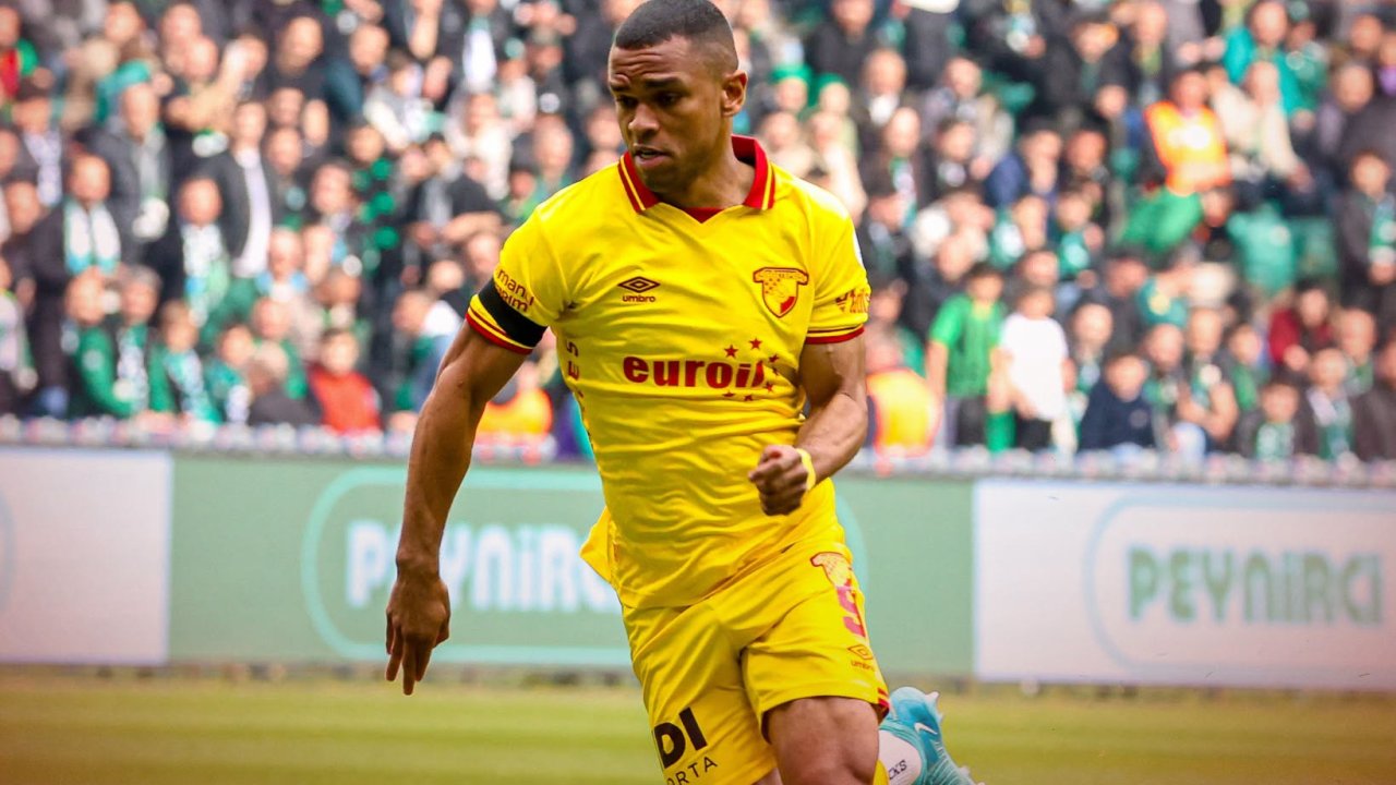 Пенальти в дополнительное время поставил подножку Мюррею и Гуостепе.