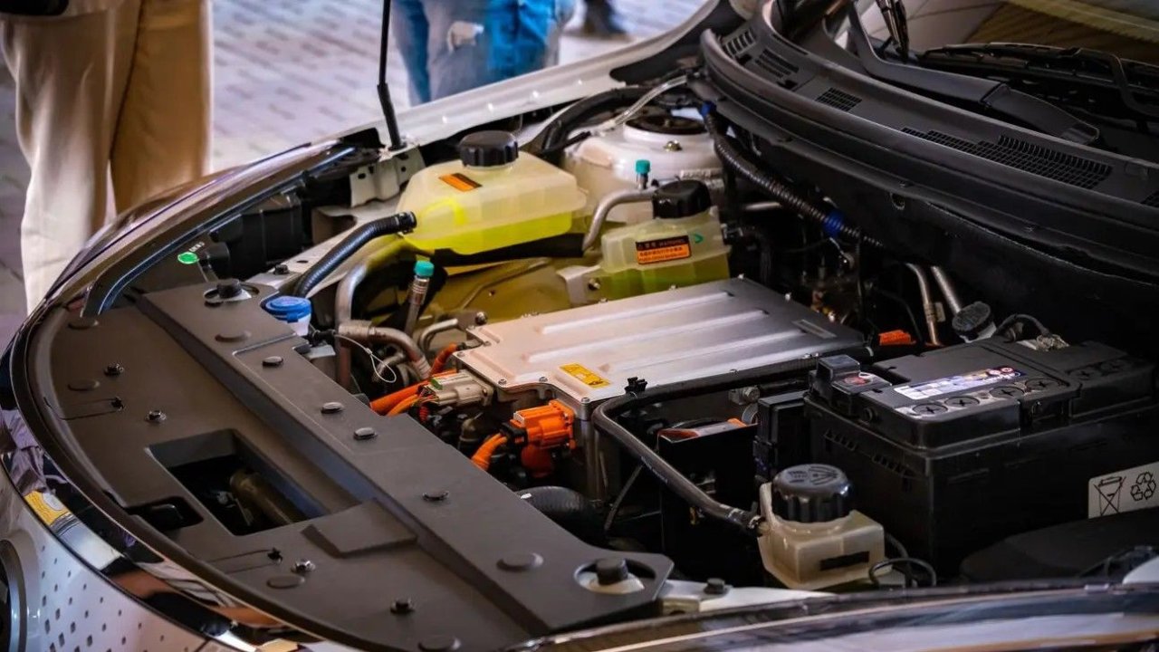 Цены на нефть дали электромобилям новый импульс