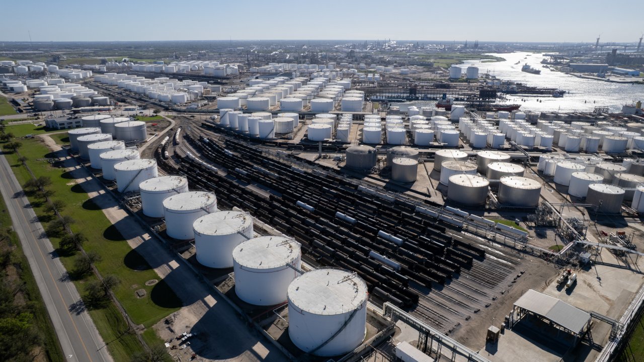 Анас Альхаджи: США используют СПГ в качестве оружия и извлекают выгоду из блокады Ормуза