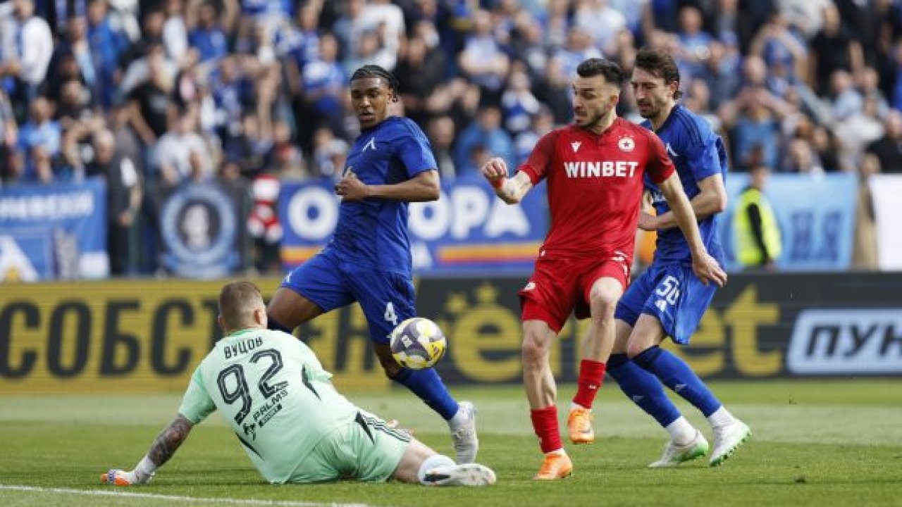 Грандиозные звезды Левски, Герены вылизаны за миллионы