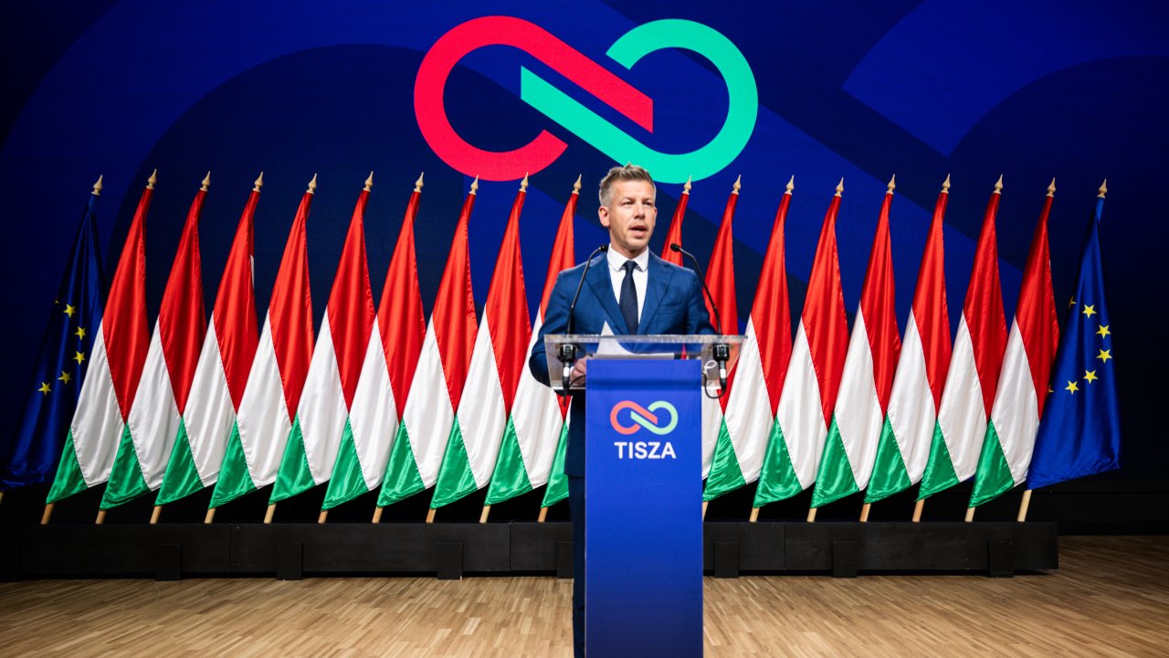 Мадьяр сформировал кабинет министров, чтобы положить конец модели Орбана