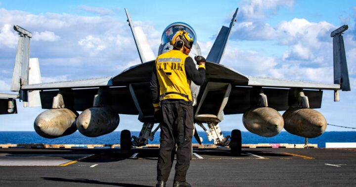 США начали блокаду Ормузского пролива, несмотря на шанс на новые переговоры с Ираном