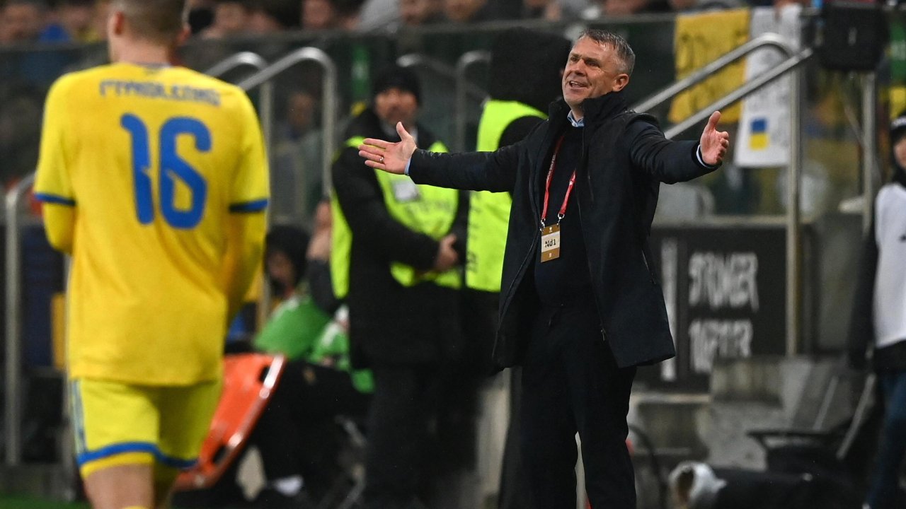 Сергей Ребров покинул Украину