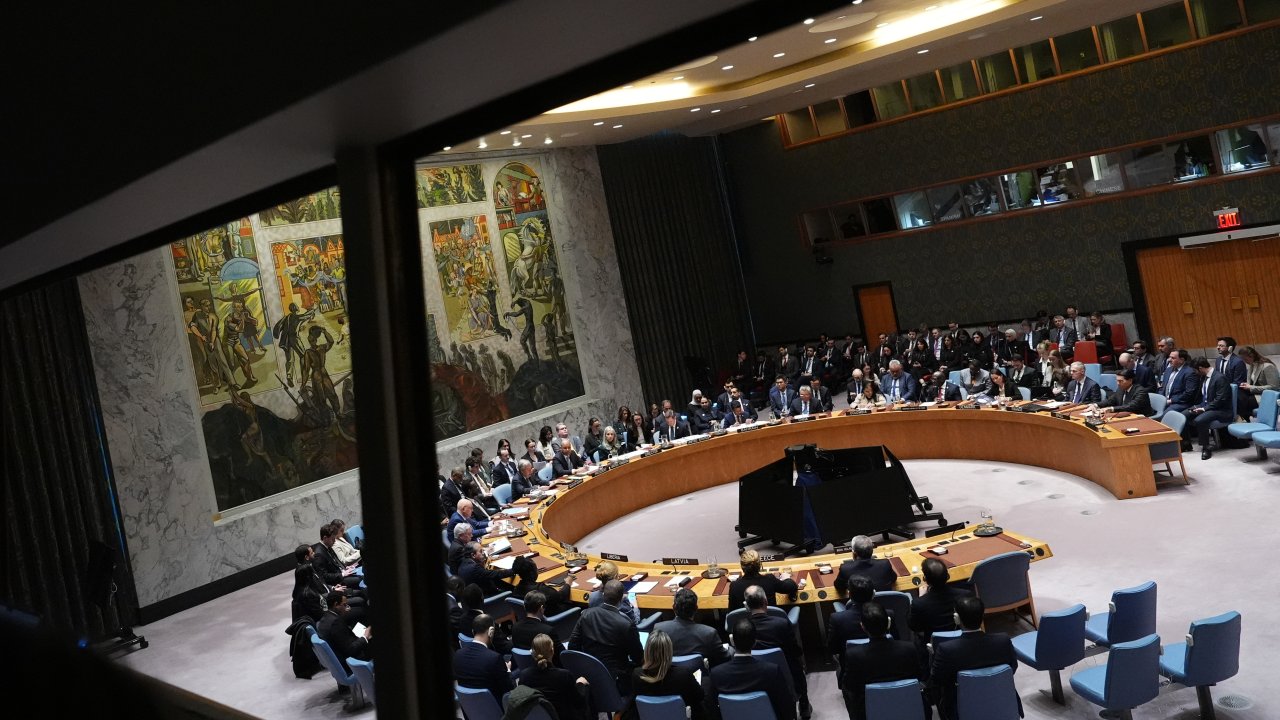 Новый проект Совета Безопасности по Ормузу смягчает угрозы применения силы