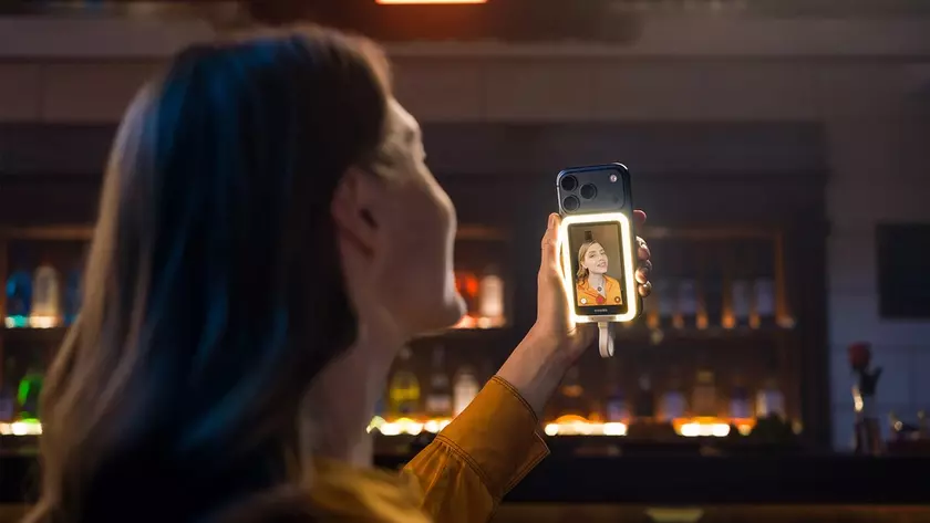 Insta360 представила Snap: компактный экран для селфи с подключением через USB-C