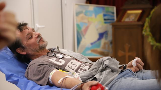 Акция по сдаче крови ВМА собрала на Цветнице десятки волонтеров