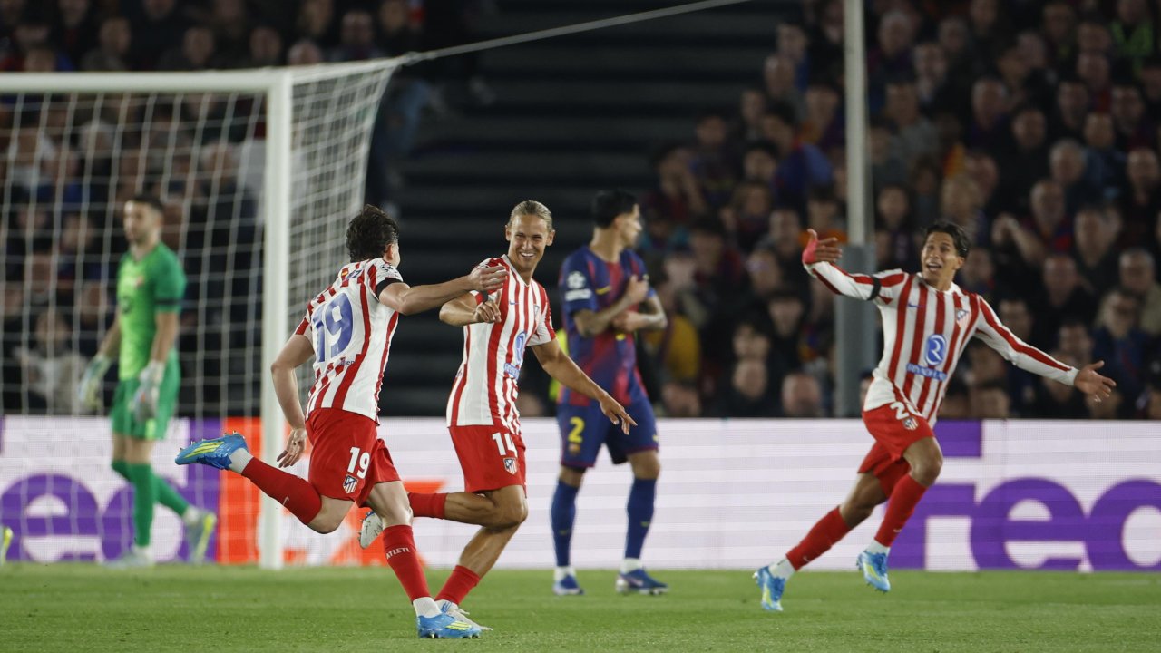 Атлетико потряс Барсу посреди Камп Ноу