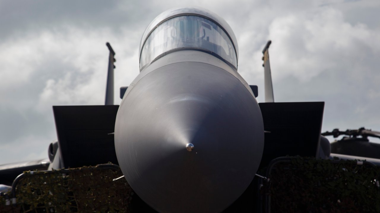 Пропавший американский летчик спасен после сбития Ираном F-15E