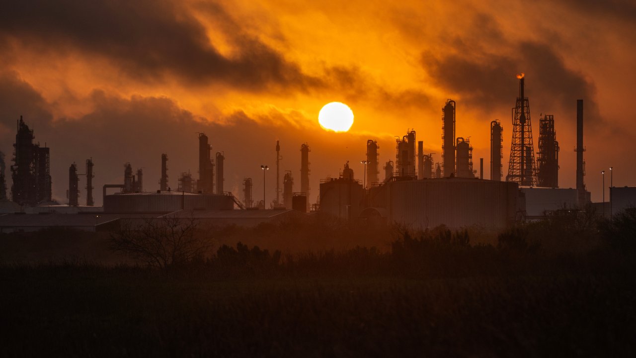 Нефть дорожает на фоне угроз Трампа о военной эскалации