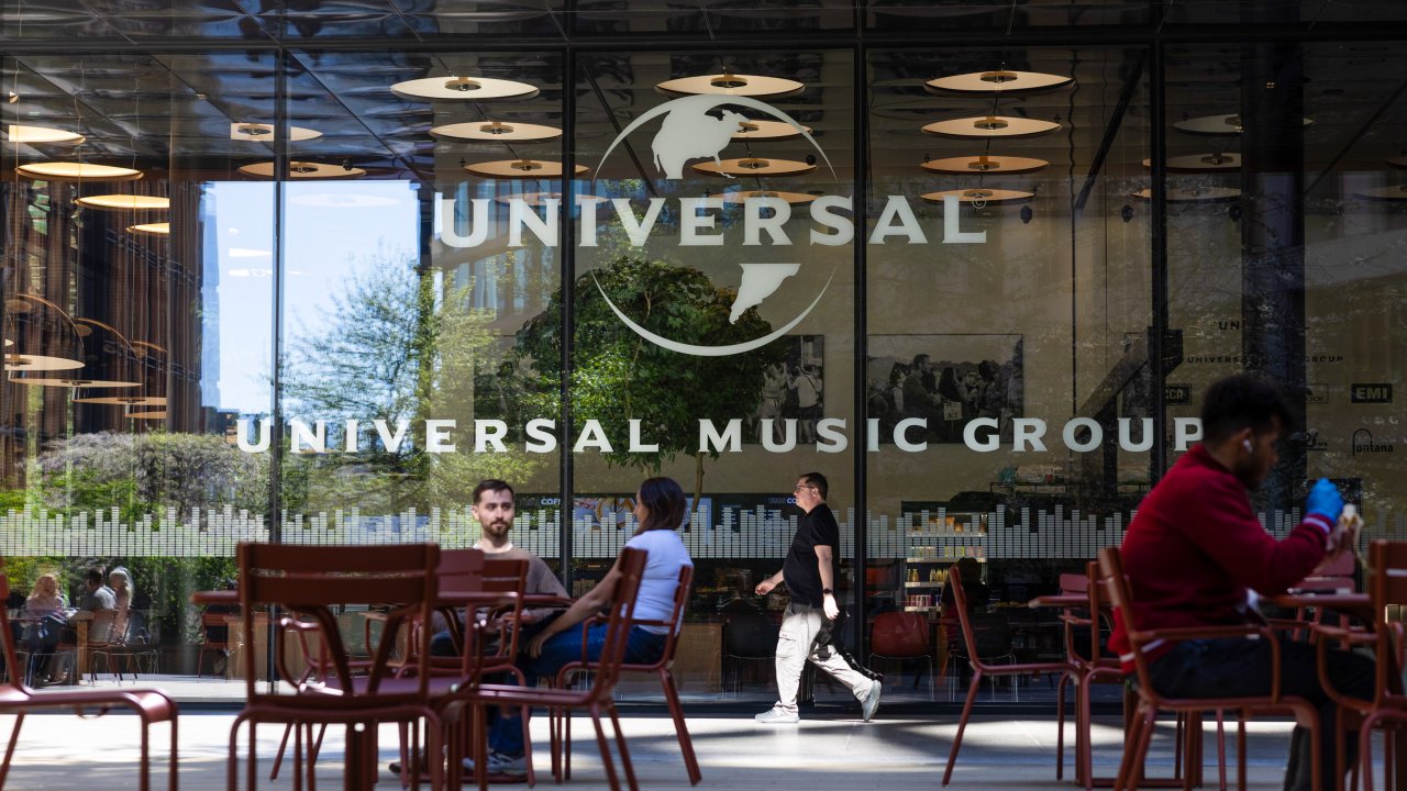 Миллиардер Акман предложил Universal Music сделку на 65 миллиардов евро