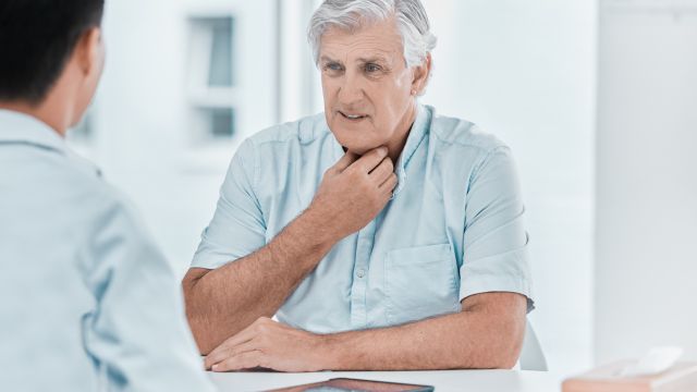 Ослабленный голос в пожилом возрасте не всегда связан с возрастом