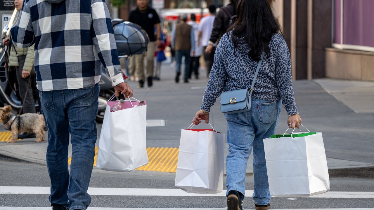 Инфляция в США продемонстрировала самый большой ежемесячный скачок за последние годы на бензине