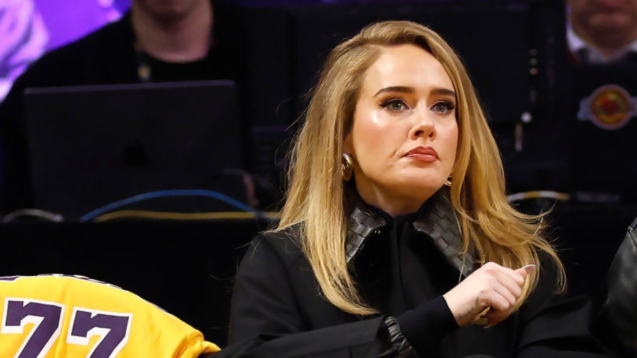 Адель редко появлялась на свет вместе со своим 13-летним сыном Анджело.