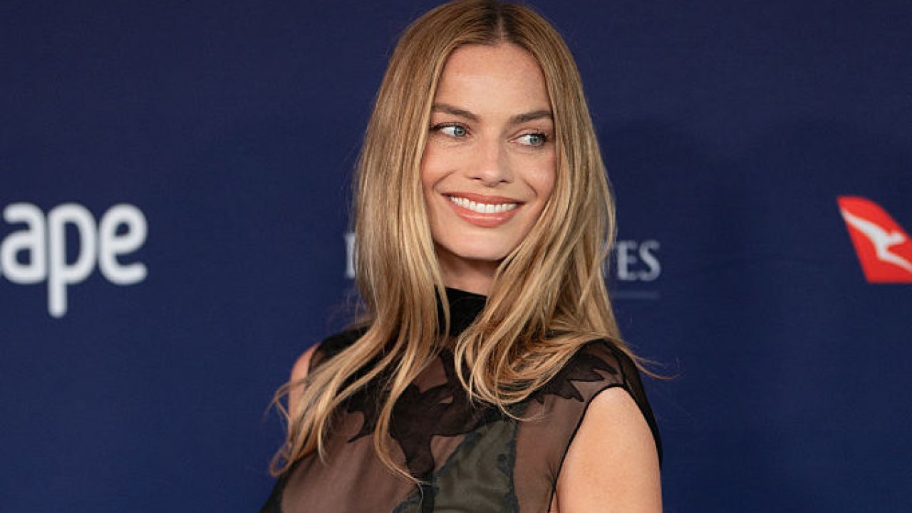 Марго Робби выглядит неузнаваемо на фото со своего 13-летия