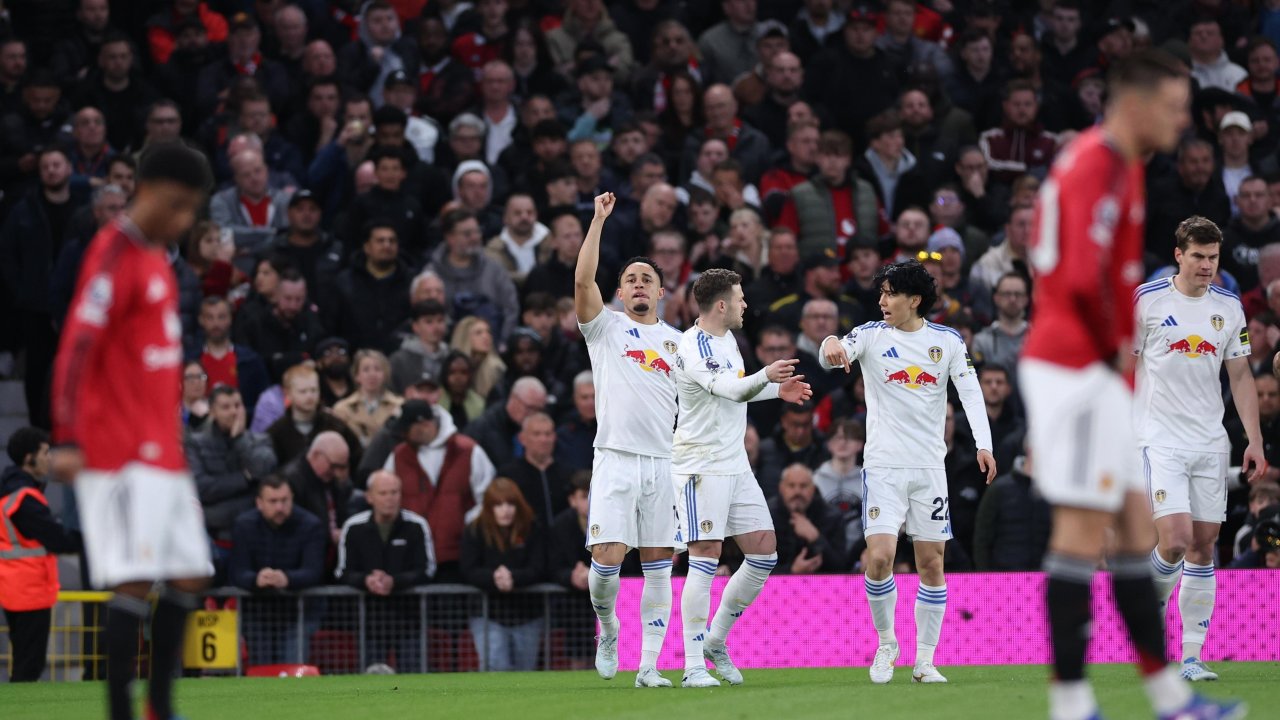 Великий триумф! «Лидс» с футболистом №1 Болгарии шокировал «Манчестер Юнайтед» посреди «Олд Траффорд»