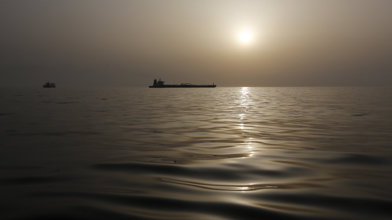 Начались переговоры США и Ирана, корабли США пересекли Ормузский пролив