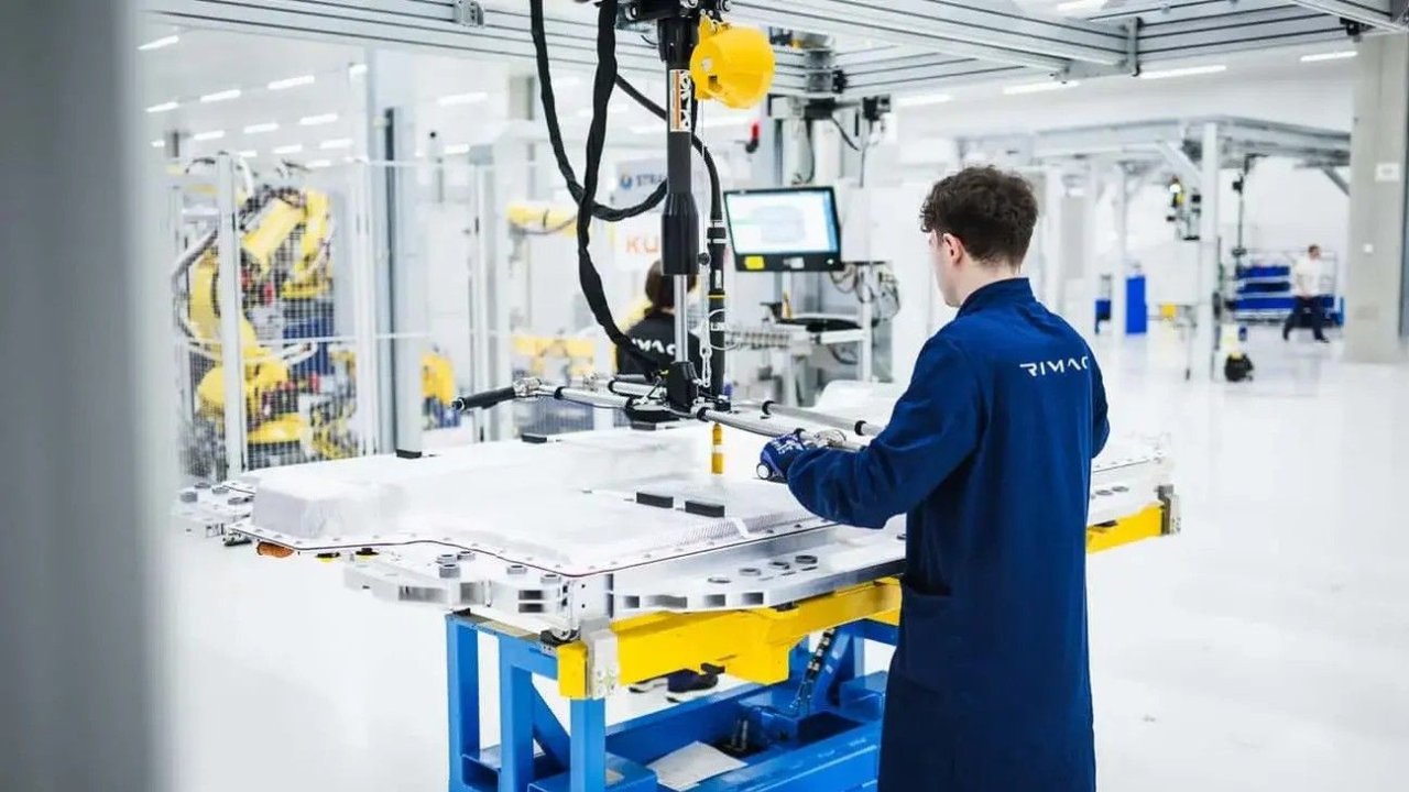 BMW i7 получит аккумуляторы от Rimac