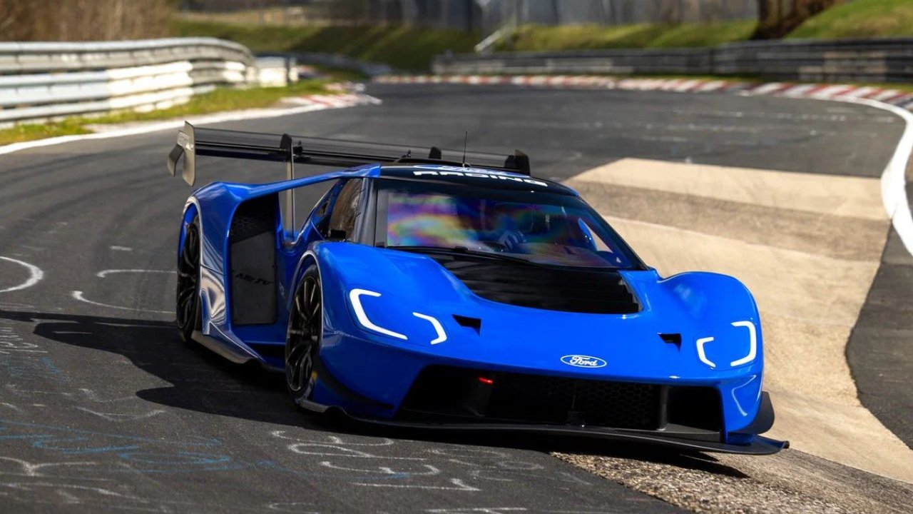 Ford GT стал самым быстрым бензиновым автомобилем на Нюрбургринге