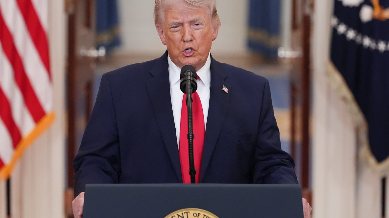 Трамп угрожает эскалацией войны с Ираном, но говорит, что конец очень близок