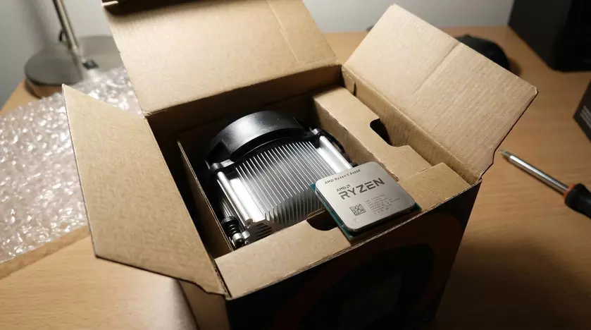 Аттракцион невиданной щедрости: пользователь купил кулер, а получил еще и процессор Ryzen 5 8400F