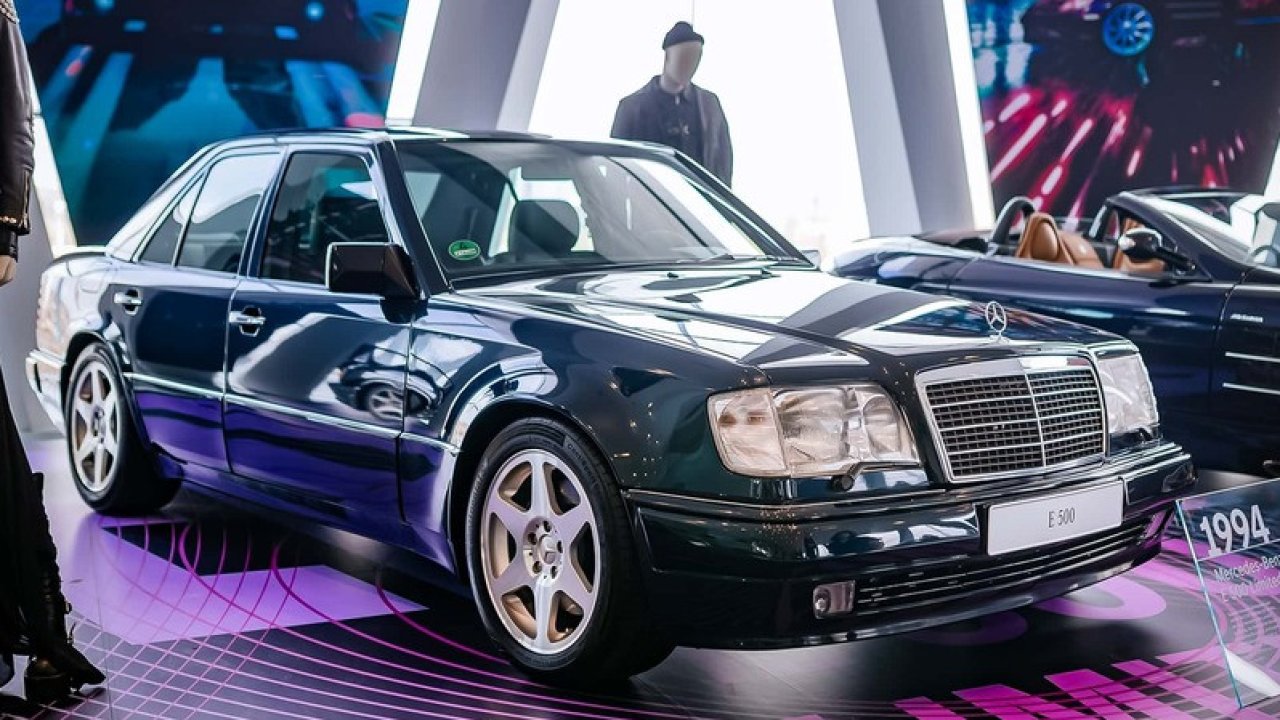 Капсула времени: Mercedes W 124 Limited всего в 422 км