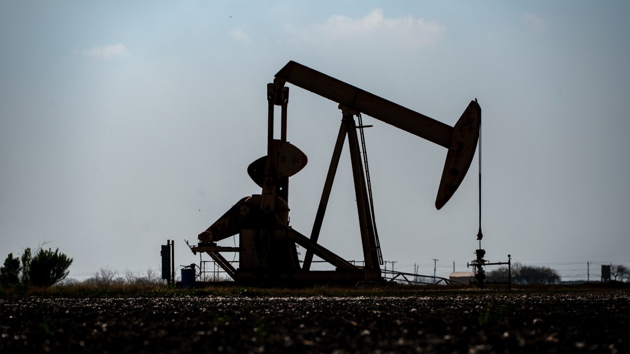 Нефть дорожает, несмотря на намеки Трампа на скорое окончание войны