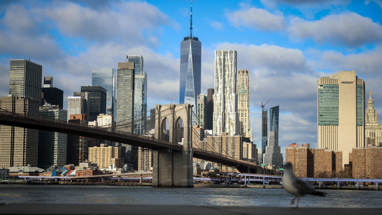 Семье в Нью-Йорке уже нужно более 125 000 долларов в год.