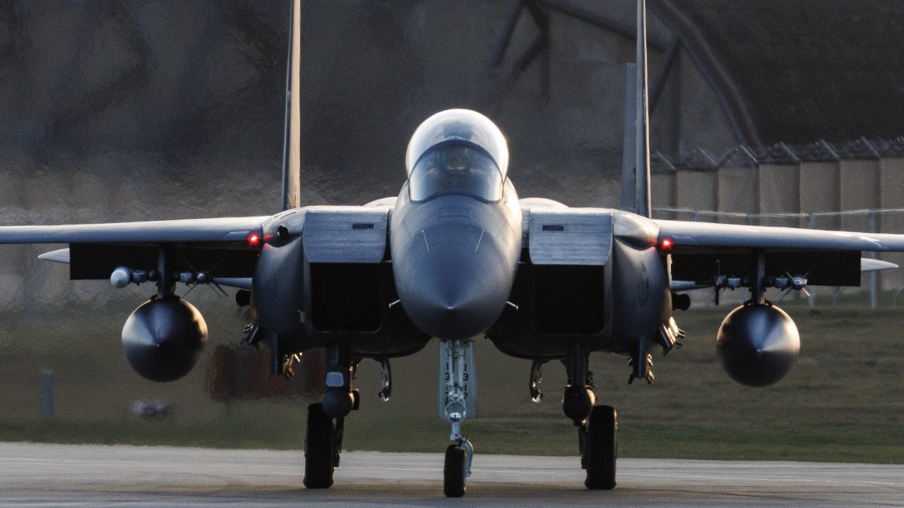 Иран впервые сбил истребитель США, экипаж разыскивается