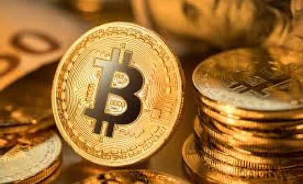 Стратег Bloomberg: курс биткоина может упасть до $10 000